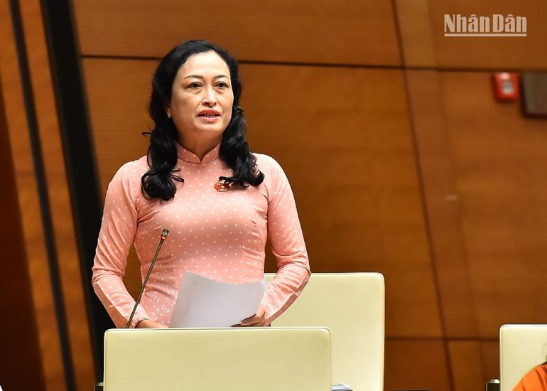 Đại biểu Trần Thị Hoa Ry - Đoàn đại biểu Quốc hội tỉnh Bạc Liêu. (Ảnh: THỦY NGUYÊN)