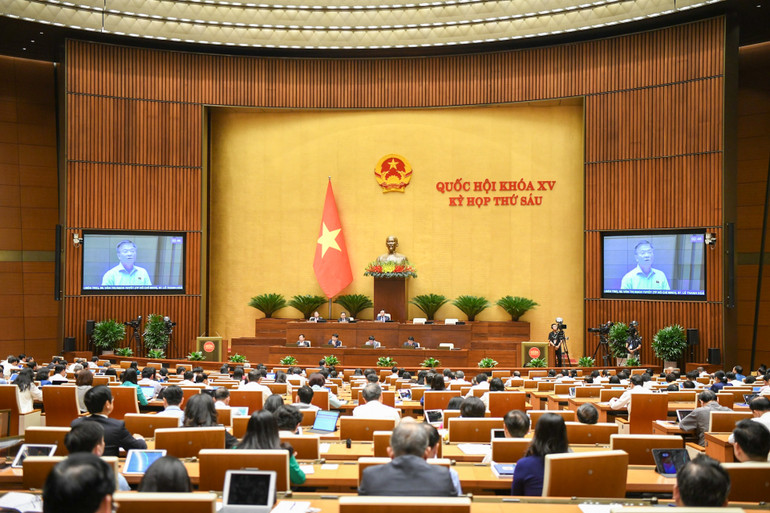 Quang cảnh phiên họp của Quốc hội, chiều 1/11. (Ảnh: DUY LINH)