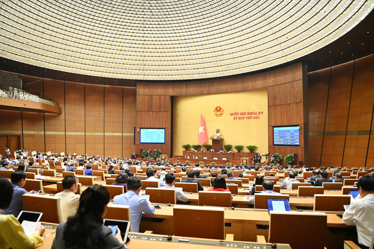 Quang cảnh phiên họp của Quốc hội chiều 24/11/2023. (Ảnh: THỦY NGUYÊN) Quang cảnh phiên họp của Quốc hội chiều 24/11/2023. (Ảnh: THỦY NGUYÊN)