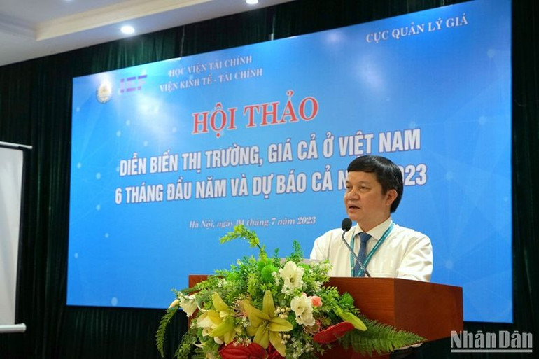 PGS, TS. Nguyễn Mạnh Thiều, Phó Giám đốc Học viện Tài chính phát biểu khai mạc hội thảo. (Ảnh: TRUNG HƯNG)