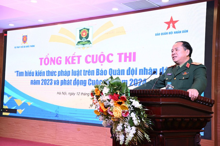 Thiếu tướng Đoàn Xuân Bộ, Tổng Biên tập Báo Quân đội nhân dân phát động Cuộc thi trực tuyến “Tìm hiểu kiến thức pháp luật trên Báo Quân đội nhân dân” năm 2024. (Ảnh: TRUNG HƯNG)