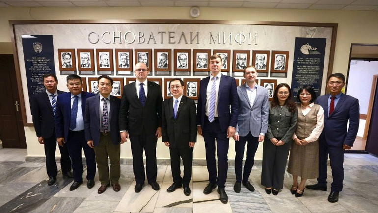 Bộ trưởng Khoa học và Công nghệ Huỳnh Thành Đạt cùng đoàn công tác thăm Đại học Nghiên cứu hạt nhân quốc gia Nga (MEPhI). Bộ trưởng Khoa học và Công nghệ Huỳnh Thành Đạt cùng đoàn công tác thăm Đại học Nghiên cứu hạt nhân quốc gia Nga (MEPhI).