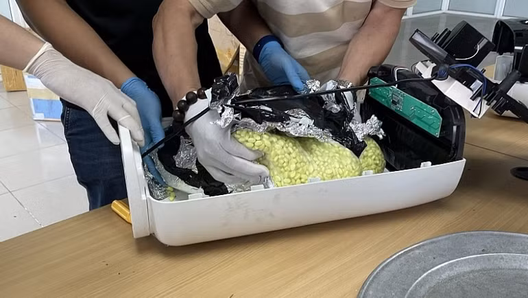 Tang vật ma túy cất giấu trong thiết bị gia dụng lực lượng hải quan Nội Bài phối hợp phát hiện. (Ảnh: Hải quan Online)