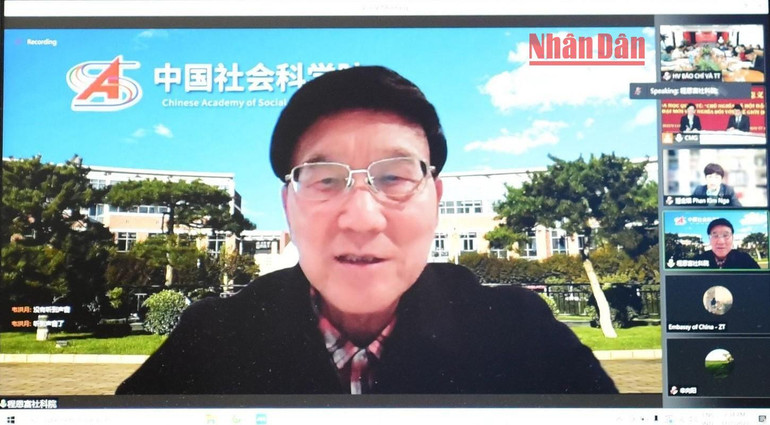 Các chuyên gia, học giả Việt Nam và Trung Quốc cùng thảo luận những kết quả đạt được và bài học rút ra trong quá trình xây dựng chủ nghĩa xã hội ở mỗi nước. (Ảnh: THI UYÊN)