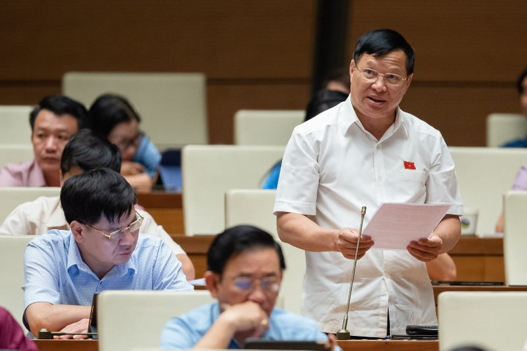 Đại biểu Trần Văn Tiến - Đoàn đại biểu Quốc hội tỉnh Vĩnh Phúc. (Ảnh: quochoi.vn)