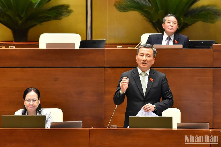 Ủy viên Ủy ban Thường vụ Quốc hội, Chủ nhiệm Ủy ban Khoa học, Công nghệ và Môi trường của Quốc hội Lê Quang Huy phát biểu. (Ảnh: THỦY NGUYÊN)