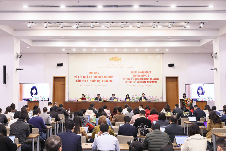 Quang cảnh họp báo công bố kết quả Kỳ họp bất thường lần thứ 9, Quốc hội khóa XV. (Ảnh: DUY LINH)