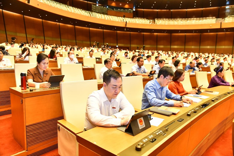 Các đại biểu tham dự phiên họp của Quốc hội sáng 27/5. (Ảnh: ĐĂNG KHOA)