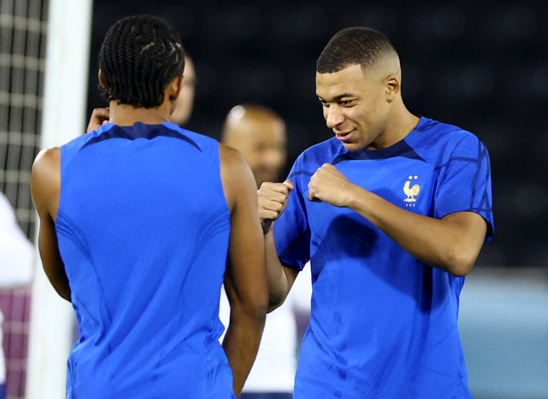 Kylian Mbappe đang là ngòi nổ quan trọng trên hàng công của Pháp. (Ảnh: Reuters)