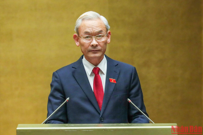 Chủ nhiệm Ủy ban Tài chính, Ngân sách của Quốc hội Nguyễn Phú Cường trình bày báo cáo chiều 20/10. (Ảnh: DUY LINH) Chủ nhiệm Ủy ban Tài chính, Ngân sách của Quốc hội Nguyễn Phú Cường trình bày báo cáo chiều 20/10. (Ảnh: DUY LINH)