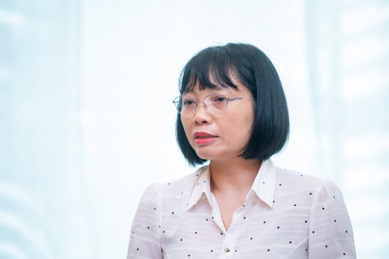 Đại biểu Nguyễn Thị Việt Nga (Hải Dương) phát biểu. (Ảnh: THỦY NGUYÊN)