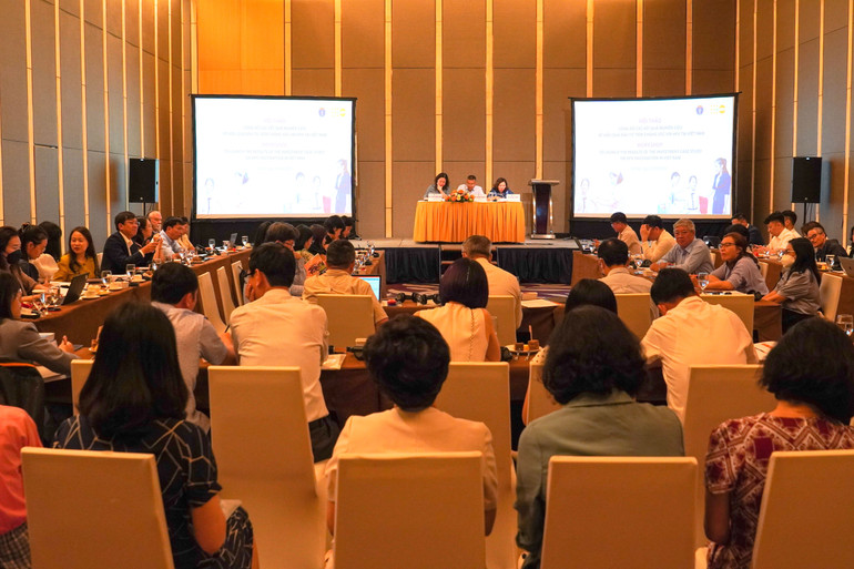 Quang cảnh hội thảo. Quang cảnh hội thảo.