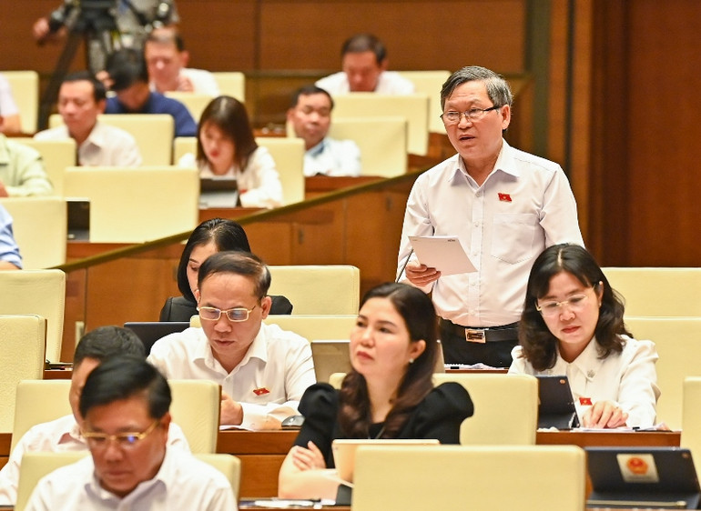 Đại biểu Tô Văn Tám - Đoàn đại biểu Quốc hội tỉnh Kon Tum. (Ảnh: DUY LINH)