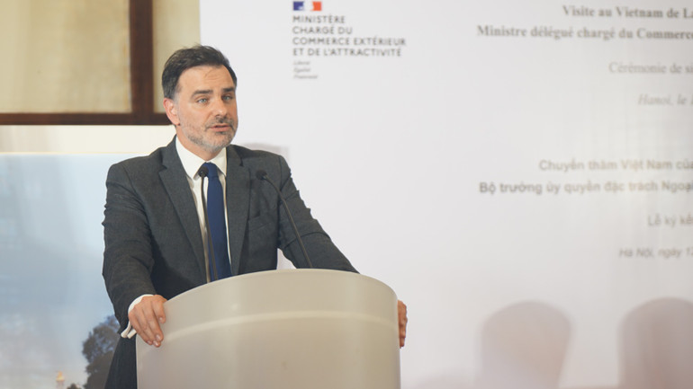 Bộ trưởng đặc trách Ngoại thương và người Pháp ở nước ngoài Laurent Saint-Martin phát biểu. (Ảnh: TRUNG HƯNG)