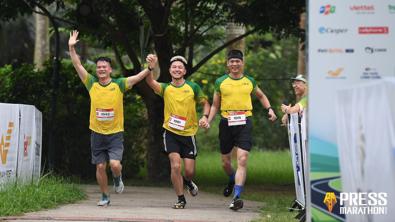 Niềm vui khi cùng nhau về đích. (Ảnh: BTC)