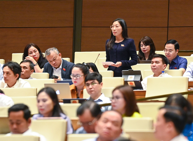 Đại biểu Hoàng Thị Thanh Thúy - Đoàn đại biểu Quốc hội tỉnh Tây Ninh. (Ảnh: DUY LINH)