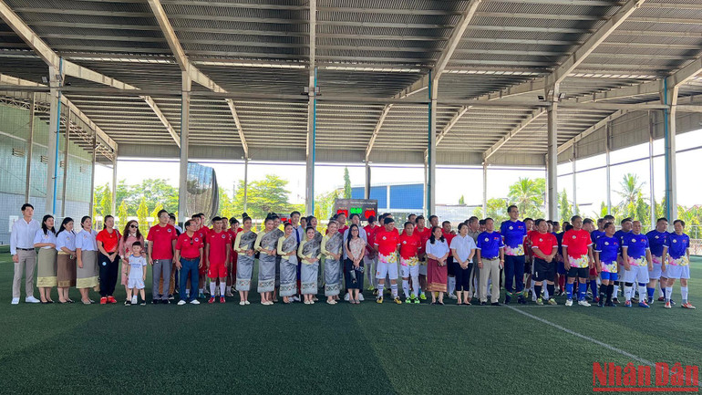 6 đội bóng tham gia giao lưu bóng đá hữu nghị chào mừng Năm Đoàn kết hữu nghị Việt Nam-Lào 2022, chiều 19/8 tại Vientiane.