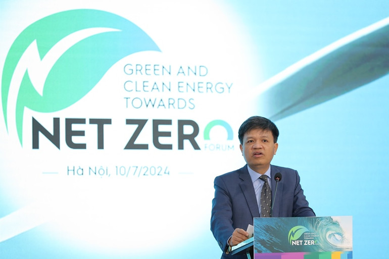 TS Tạ Đình Thi, Phó Chủ nhiệm Ủy ban Khoa học, Công nghệ và Môi trường của Quốc hội phát biểu. (Ảnh: TRUNG HƯNG)