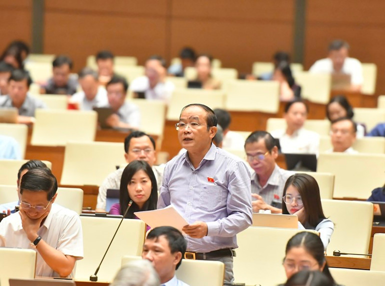 Đại biểu Lã Thanh Tân - Đoàn đại biểu Quốc hội thành phố Hải Phòng. (Ảnh: ĐĂNG KHOA)