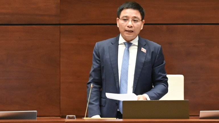 Bộ trưởng Tài chính Nguyễn Văn Thắng phát biểu giải trình, làm rõ các vấn đề đại biểu Quốc hội nêu. (Ảnh: BÙI GIANG) Bộ trưởng Tài chính Nguyễn Văn Thắng phát biểu giải trình, làm rõ các vấn đề đại biểu Quốc hội nêu. (Ảnh: BÙI GIANG)