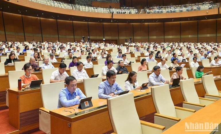 Các đại biểu tham dự phiên thảo luận của Quốc hội chiều 31/5. (Ảnh: THỦY NGUYÊN)