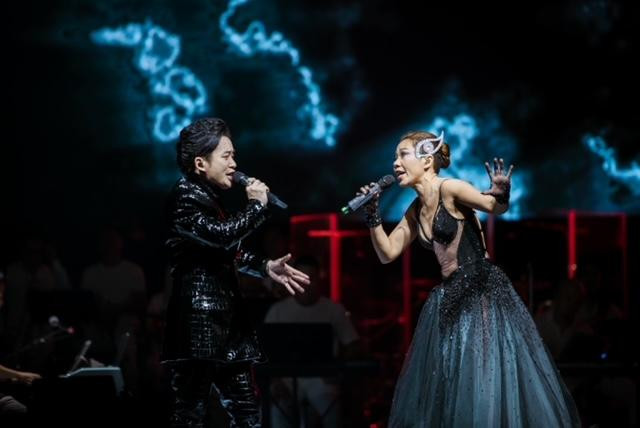 Tùng Dương phiêu cùng đàn chị Hà Trần.