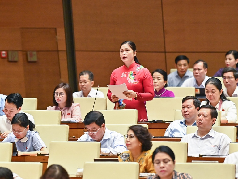 Đại biểu Ma Thị Thúy - Đoàn đại biểu Quốc hội tỉnh Tuyên Quang. (Ảnh: DUY LINH)