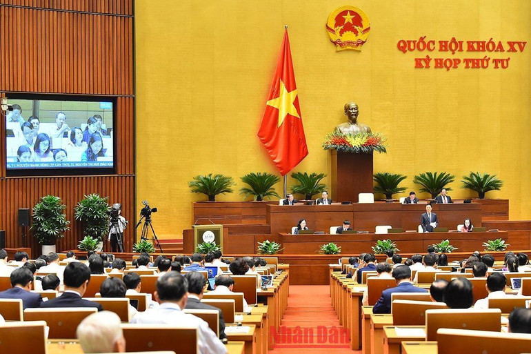 Toàn cảnh phiên chất vấn của Quốc hội về lĩnh vực thông tin và truyền thông sáng 4/11. (Ảnh: THỦY NGUYÊN)