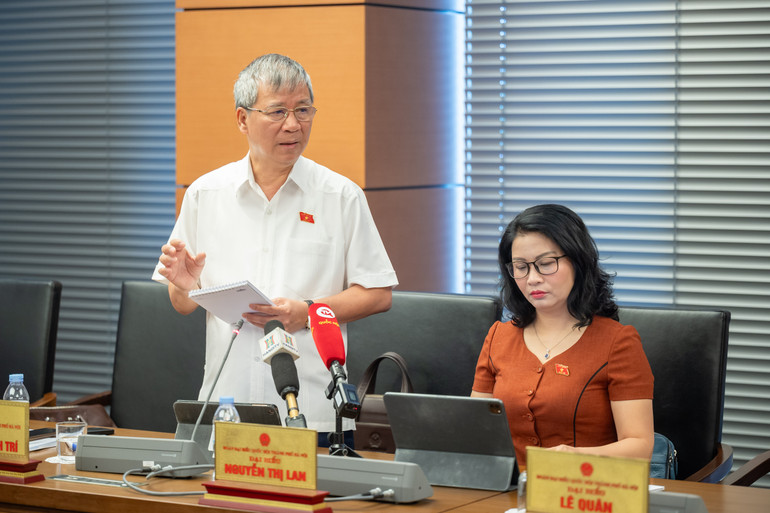 Đại biểu Nguyễn Anh Trí (Hà Nội) phát biểu.