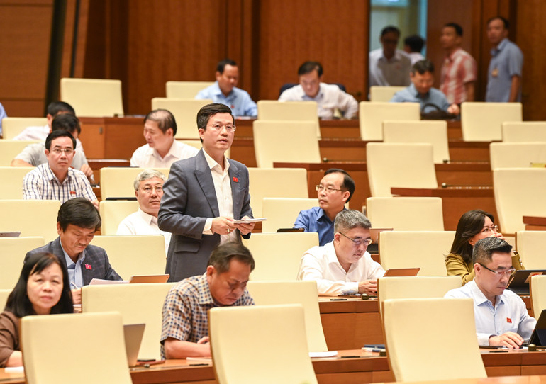 Đại biểu Đỗ Chí Nghĩa - Đoàn đại biểu Quốc hội tỉnh Phú Yên. (Ảnh: DUY LINH) Đại biểu Đỗ Chí Nghĩa - Đoàn đại biểu Quốc hội tỉnh Phú Yên. (Ảnh: DUY LINH)