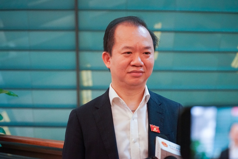 PGS.TS Bùi Hoài Sơn - Ủy viên Thường trực Ủy ban Văn hóa, Giáo dục của Quốc hội, đại biểu Quốc hội thành phố Hà Nội. (Ảnh: TRUNG HƯNG) PGS.TS Bùi Hoài Sơn - Ủy viên Thường trực Ủy ban Văn hóa, Giáo dục của Quốc hội, đại biểu Quốc hội thành phố Hà Nội. (Ảnh: TRUNG HƯNG)