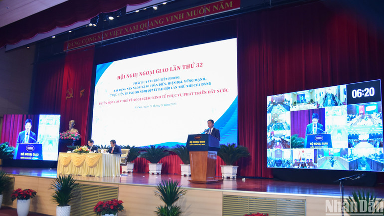 Toàn cảnh Phiên họp toàn thể về Ngoại giao kinh tế phục vụ phát triển đất nước. (Ảnh: TRUNG HƯNG)