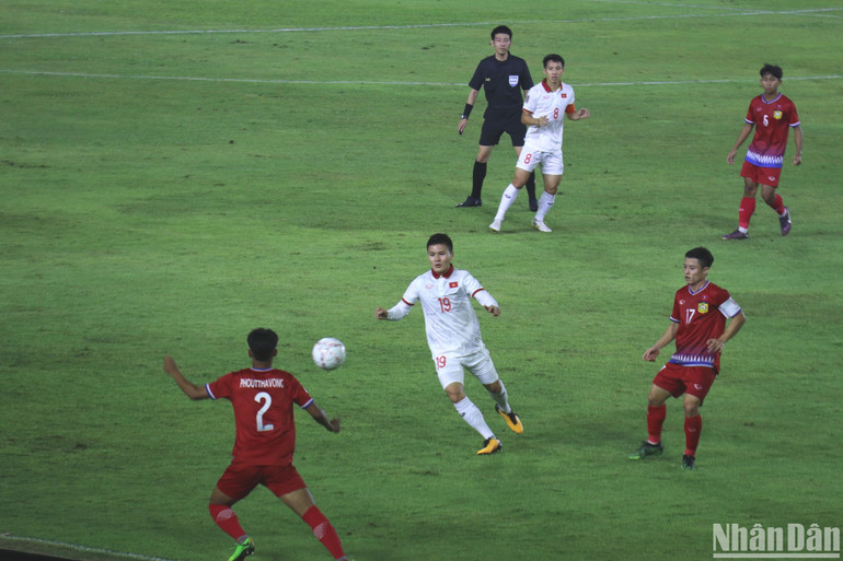 Đội tuyển Việt Nam thắng dễ dàng trước Lào để đứng đầu bảng B tại AFF Cup 2022. (Ảnh: TRỊNH DŨNG)