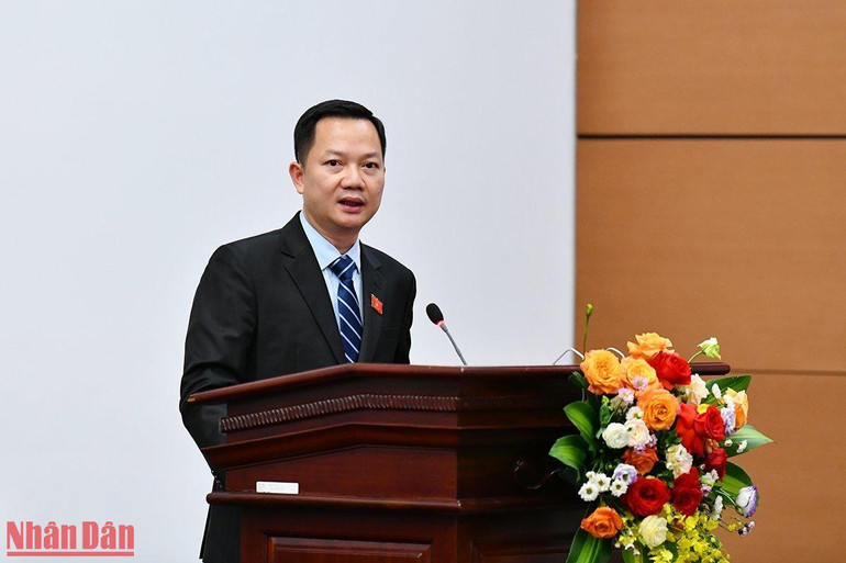 Ủy viên chuyên trách Ủy ban Quốc phòng và An ninh của Quốc hội Trịnh Xuân An phát biểu tại buổi họp báo. (Ảnh: THỦY NGUYÊN)