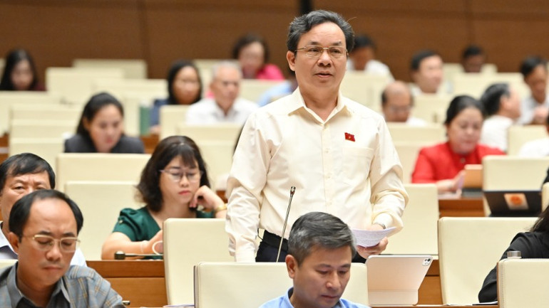 Đại biểu Hoàng Văn Cường (Hà Nội) phát biểu. (Ảnh: THỦY NGUYÊN)