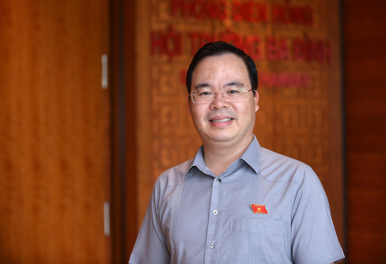 Đại biểu Quốc hội Trần Văn Khải (Hà Nam) - Ủy viên Thường trực Ủy ban Khoa học, Công nghệ và Môi trường của Quốc hội.