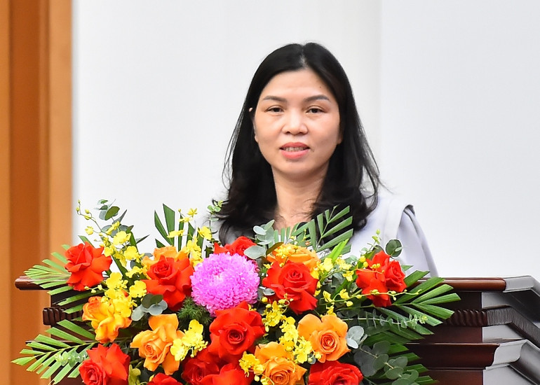 Vụ trưởng Vụ Thông tin (Văn phòng Quốc hội) Hoàng Thị Lan Nhung phát biểu. (Ảnh: THỦY NGUYÊN)