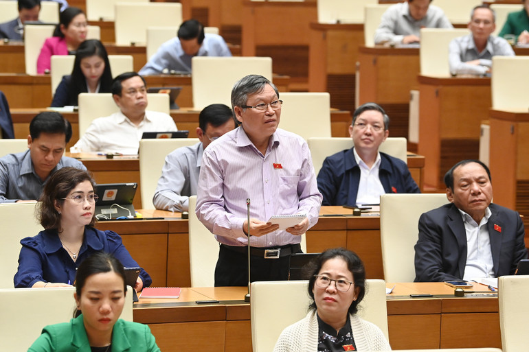 Đại biểu Tô Văn Tám - Đoàn đại biểu Quốc hội tỉnh Kon Tum. (Ảnh: THỦY NGUYÊN) Đại biểu Tô Văn Tám - Đoàn đại biểu Quốc hội tỉnh Kon Tum. (Ảnh: THỦY NGUYÊN)