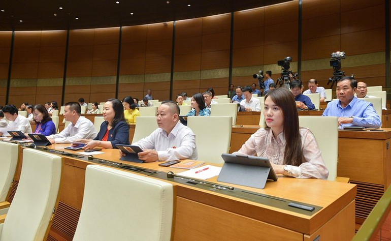 Các đại biểu tham dự phiên họp của Quốc hội chiều 1/6. (Ảnh: THỦY NGUYÊN)