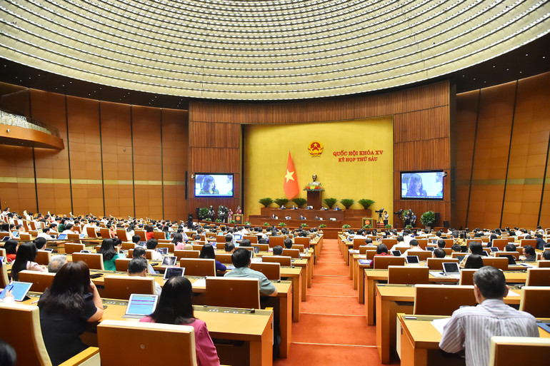 Quang cảnh phiên họp của Quốc hội sáng 1/11. (Ảnh: THỦY NGUYÊN)