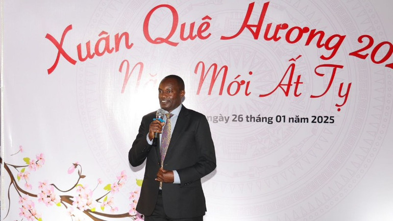 Lãnh sự danh dự Việt Nam tại Uganda, ông King Ceasor phát biểu.