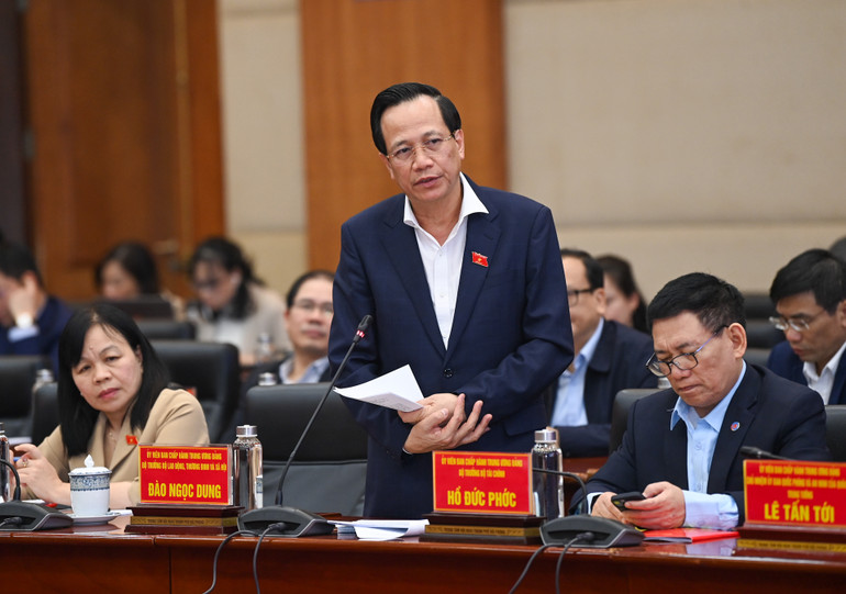 Bộ trưởng Lao động-Thương binh và Xã hội Đào Ngọc Dung phát biểu tại buổi làm việc. Bộ trưởng Lao động-Thương binh và Xã hội Đào Ngọc Dung phát biểu tại buổi làm việc.