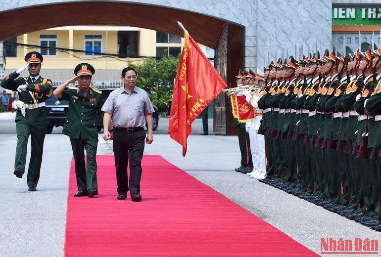 Thủ tướng Phạm Minh Chính thăm Bộ Tư lệnh Quân khu 4. Thủ tướng Phạm Minh Chính thăm Bộ Tư lệnh Quân khu 4.
