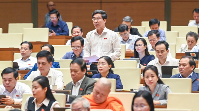 Đại biểu Trần Chí Cường (Đà Nẵng) phát biểu ý kiến tại phiên thảo luận. (Ảnh: DUY LINH)