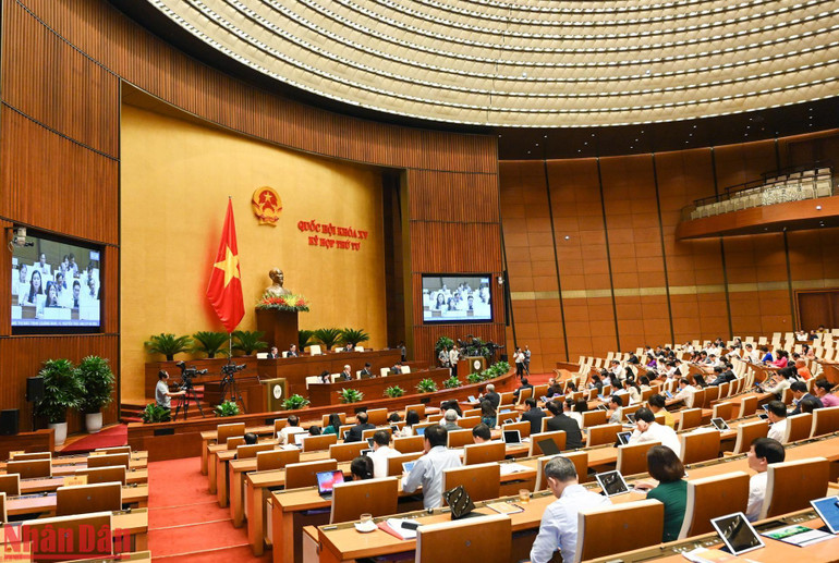 Quang cảnh phiên họp tại hội trường Quốc hội chiều 28/10. (Ảnh: DUY LINH)