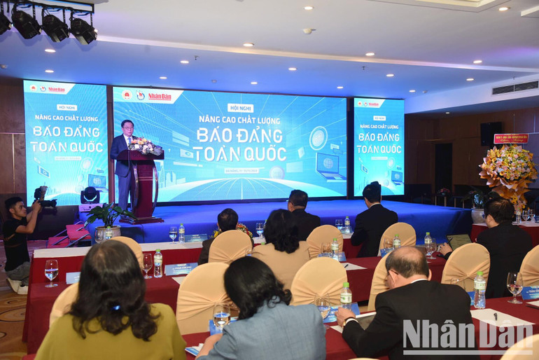 Đồng chí Nguyễn Trọng Nghĩa - Bí thư Trung ương Đảng, Trưởng Ban Tuyên giáo Trung ương phát biểu tại Hội nghị.