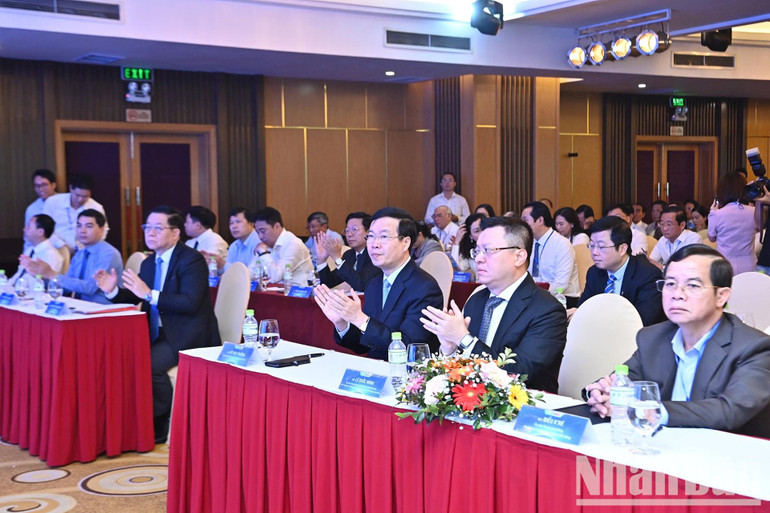 Các đại biểu tham dự Hội nghị.