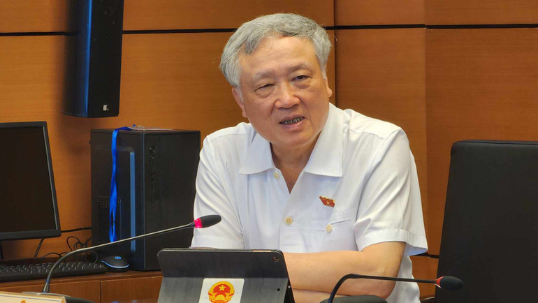 Chánh án Tòa án nhân dân tối cao Nguyễn Hòa Bình phát biểu tại phiên thảo luận ở tổ. (Ảnh: TRUNG HƯNG) Chánh án Tòa án nhân dân tối cao Nguyễn Hòa Bình phát biểu tại phiên thảo luận ở tổ. (Ảnh: TRUNG HƯNG)