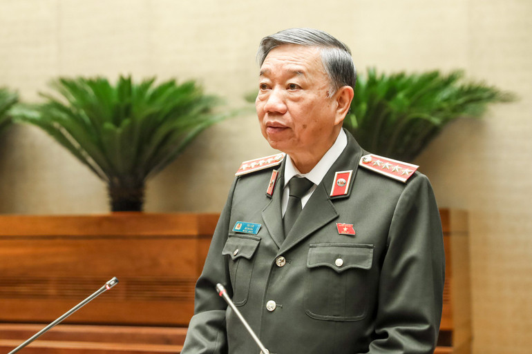 Bộ trưởng Công an Tô Lâm phát biểu giải trình, làm rõ một số vấn đề đại biểu Quốc hội nêu tại phiên thảo luận. (Ảnh: DUY LINH)