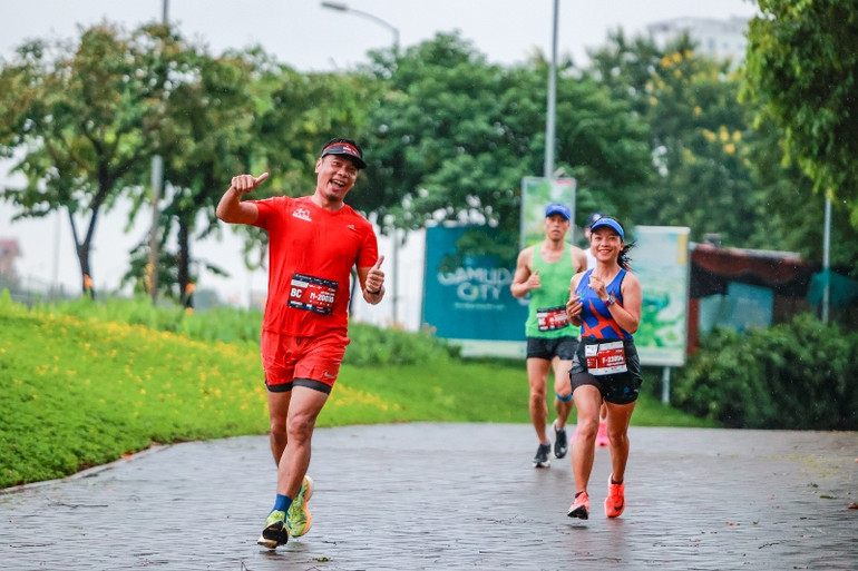 Khoảng 500 vận động viên, trong đó phần lớn là các nhà báo, phóng viên đến từ hơn 40 cơ quan báo chí trên cả nước đã tham gia giải chạy.